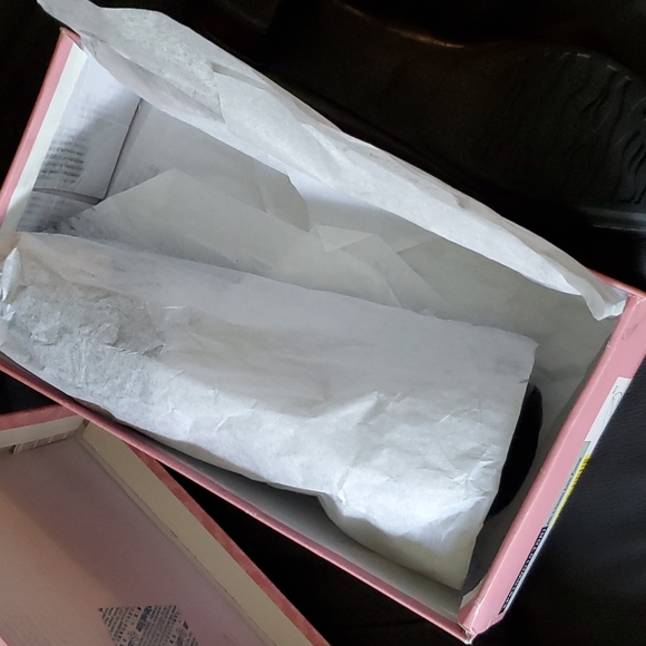 NWT Aetrex Leather Classic Low Pump 10W, Black - Picture 5 of 16